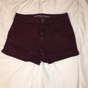 Maroon high-waisted AMERICAN EAGLE jean shorts